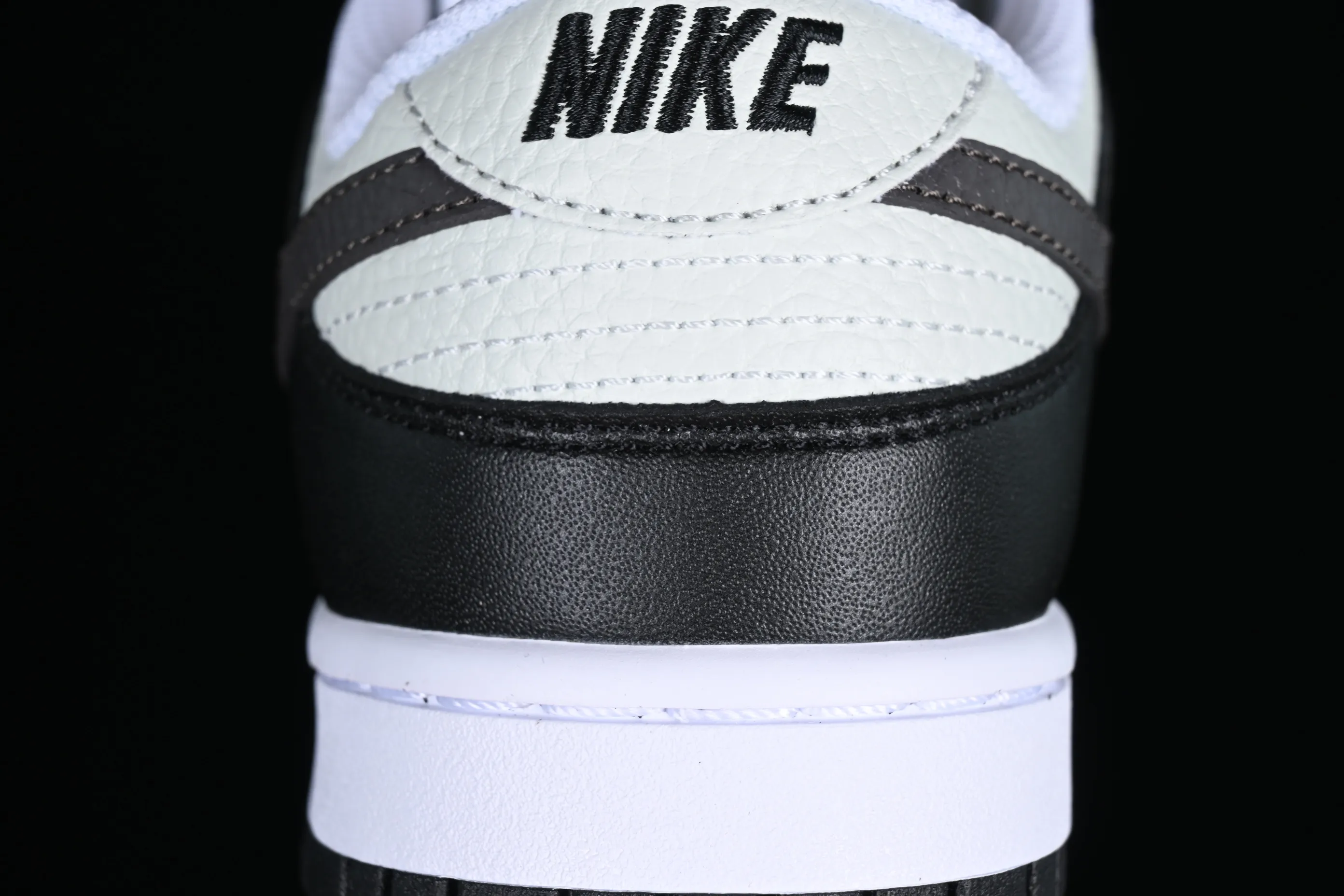 All categories Nk SB Dunk series Nk SB Dunk Low low-top sneakers Nk Dunk Low "Mini Orange Swoosh" SB low-top sports and leisure sneakers FN7808-001